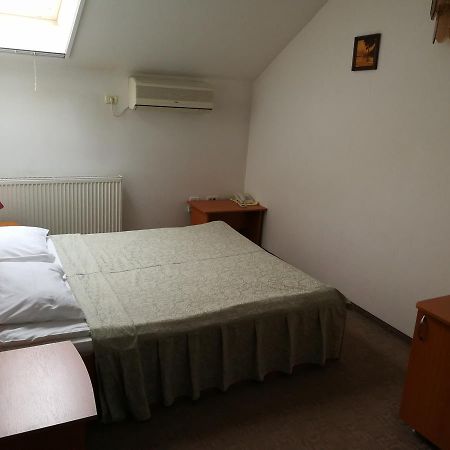 Hotel Lotus Arad Eksteriør billede