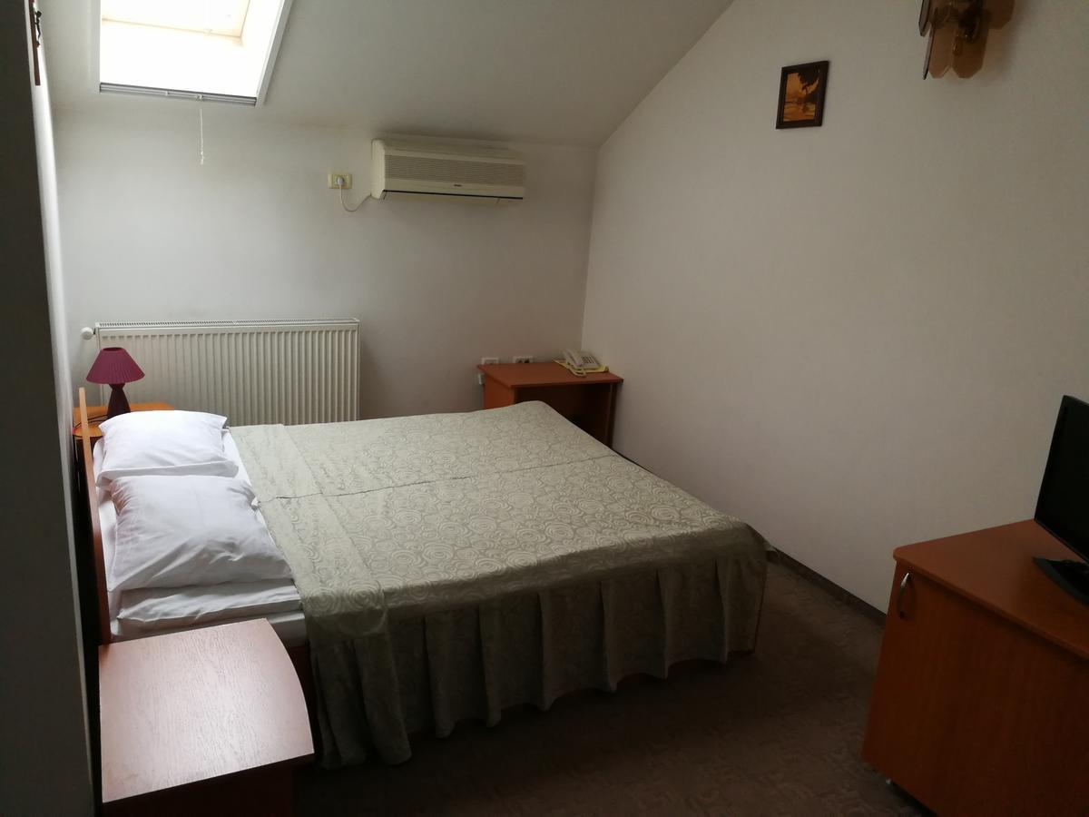 Hotel Lotus Arad Eksteriør billede