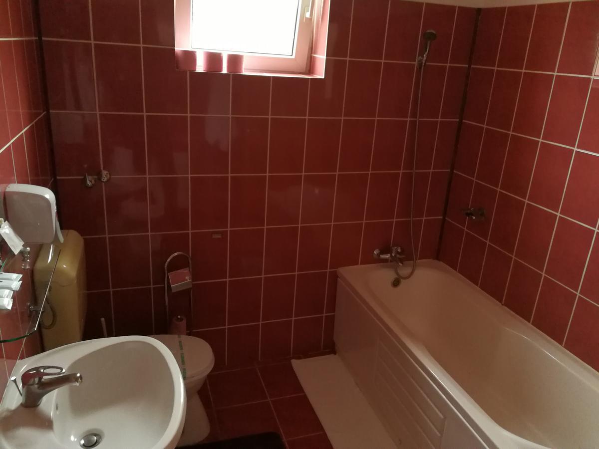 Hotel Lotus Arad Eksteriør billede